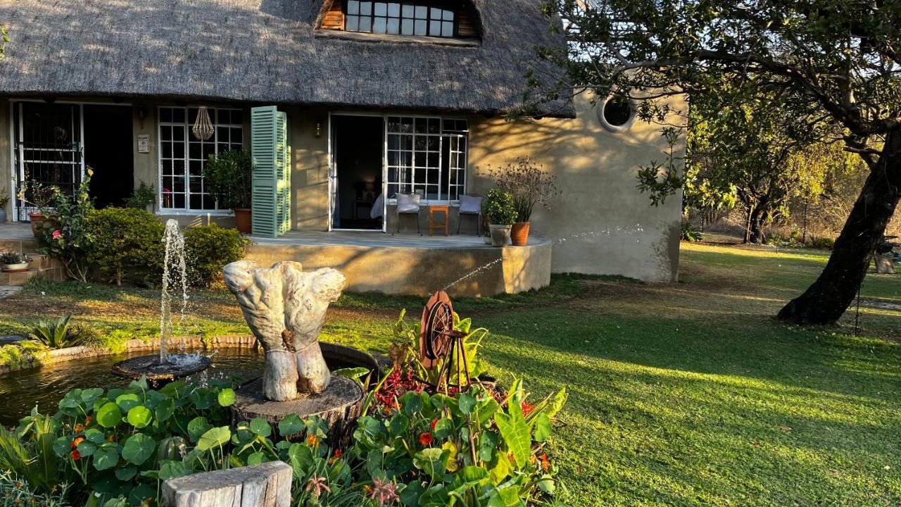OppiPlasie Guest House Brits Extérieur photo