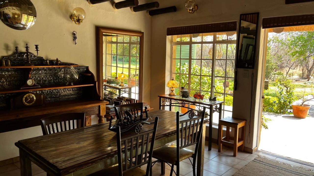 OppiPlasie Guest House Brits Extérieur photo