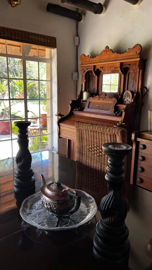 OppiPlasie Guest House Brits Extérieur photo